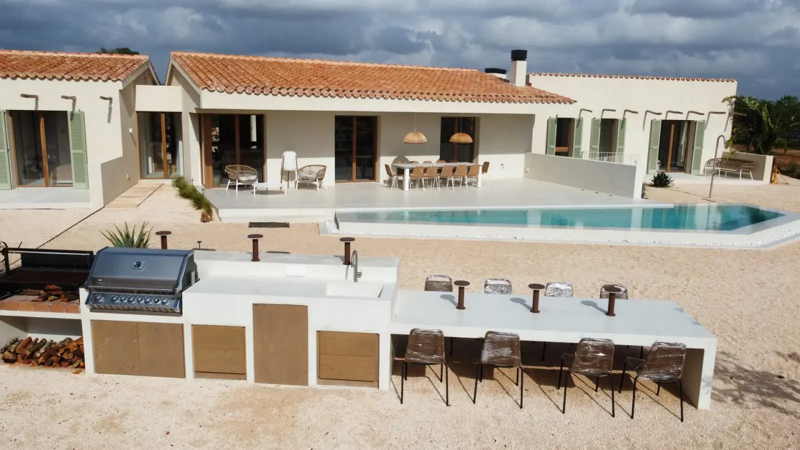Pool and outdoor kitchen from above