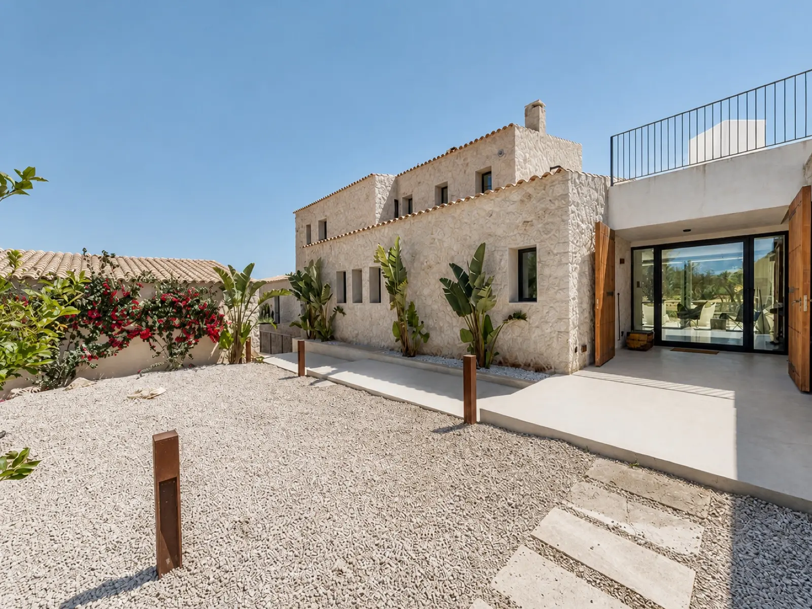 Sant Blai — architecture and autonomy