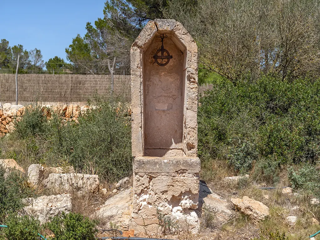 Historic detail near the Oratorio de Sant Blai
